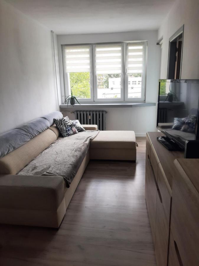 Апартаменты Apartament Komfortowy - W Pelni Wyposazony - Spaceapart Еленя-Гура Экстерьер фото